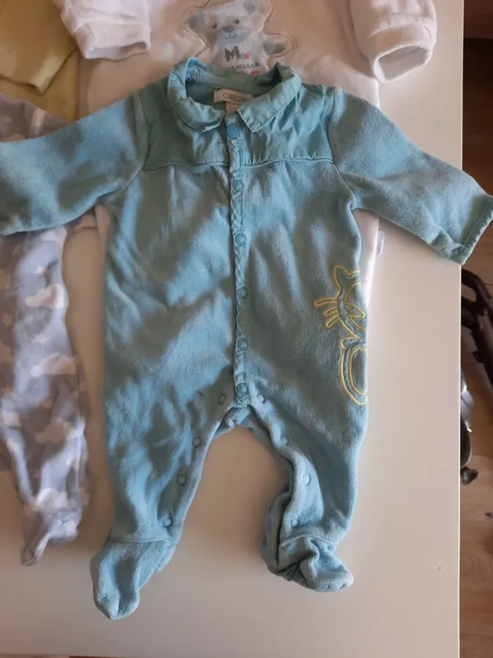 lot 4 pyjamas 1 mois - photo numéro 2