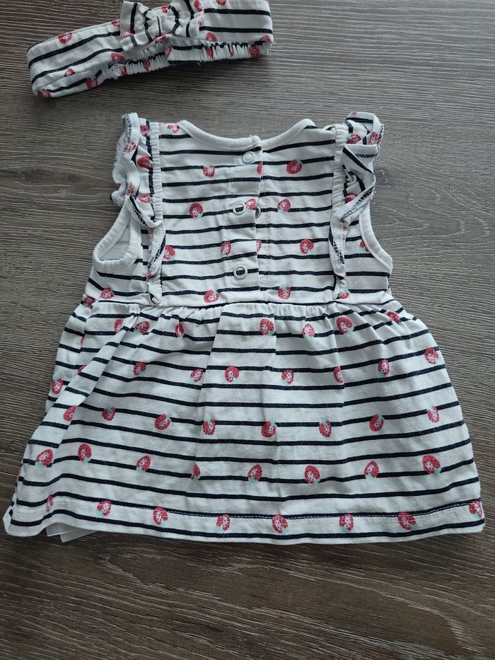 Robe 3 mois - photo numéro 3