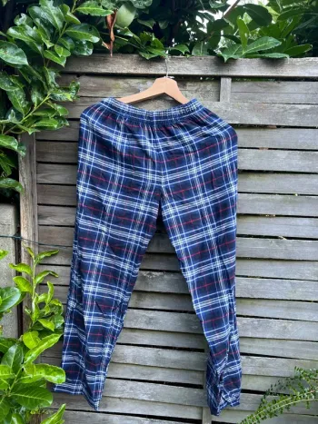 Pantalon de pyjama de  la marque H&M, taille 158/164 cm, en très bon état.