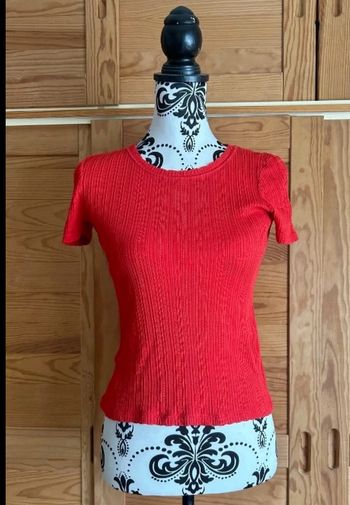 T-shirt rouge côtelé taille S Zara