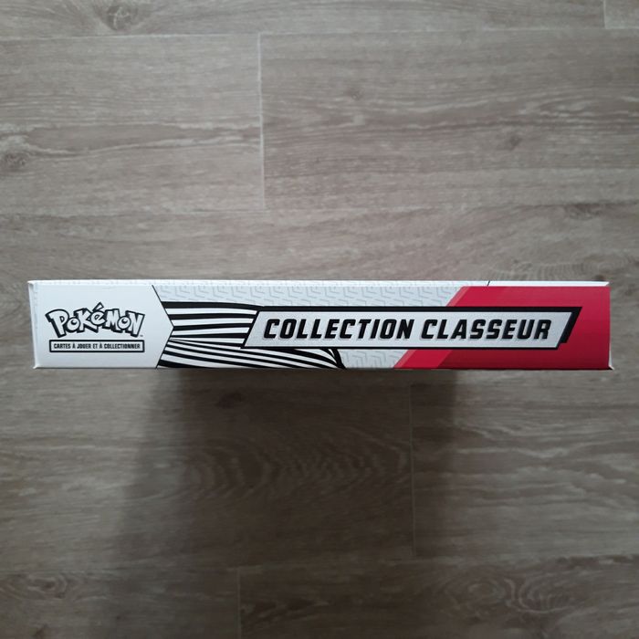 Coffret Pokémon Collection Classeur Flamme Blanche NEUF - photo numéro 3