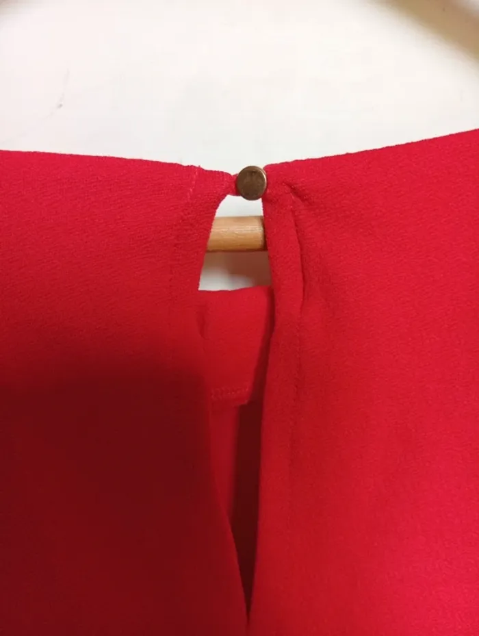 Haut rouge - photo numéro 4