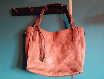 Sac à main effet daim