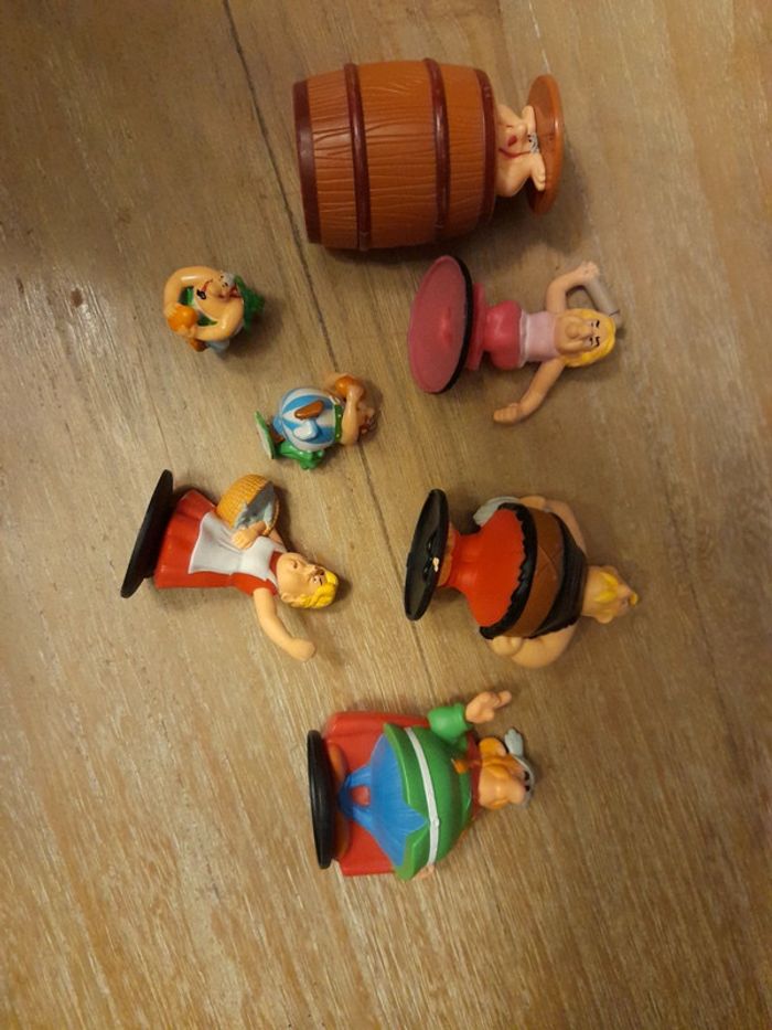 Lot de 7 figurines d'Asterix