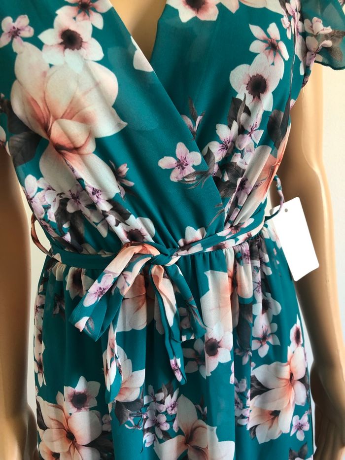 Robe longue verte foncée et fleurie neuve New Collection taille unique - photo numéro 4