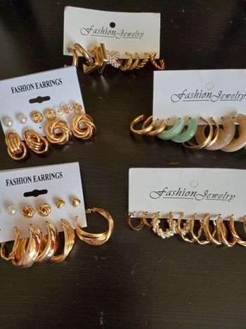 Boucle d'oreilles  et montres