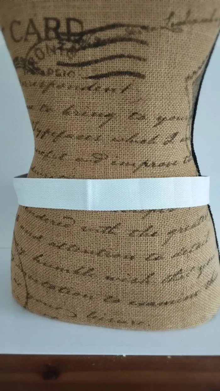 Ceinture blanche boucle doré motif balance - photo numéro 7