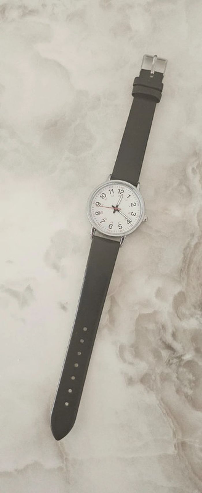 Montre noire - photo numéro 2