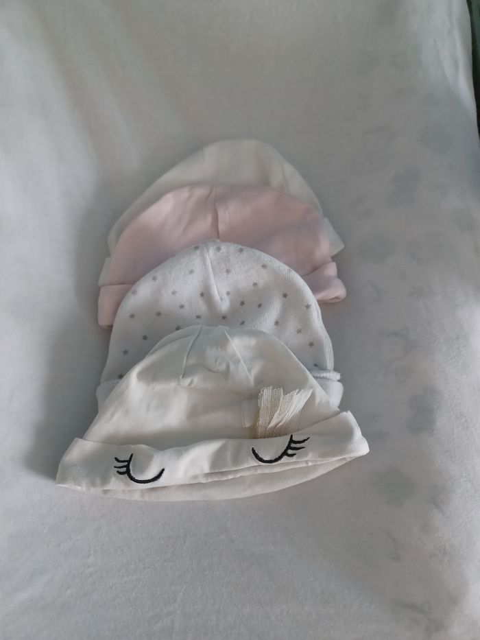 Lot de 4 bonnets