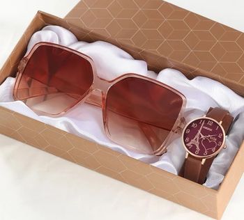 Lot montre et lunettes de soleil femme vintage rétro originale neuves