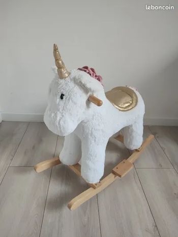 Licorne à bascule