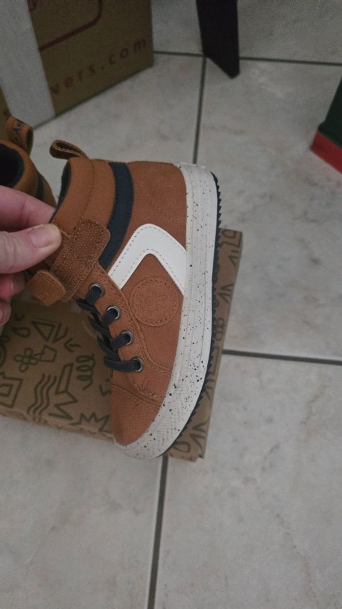 NEUVES NON PORTÉES 🏷🥰🤩💙superbes baskets chaudes pointure 26 garçon - photo numéro 3