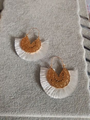 Boucles d'oreilles Bohèmes blanches et doré