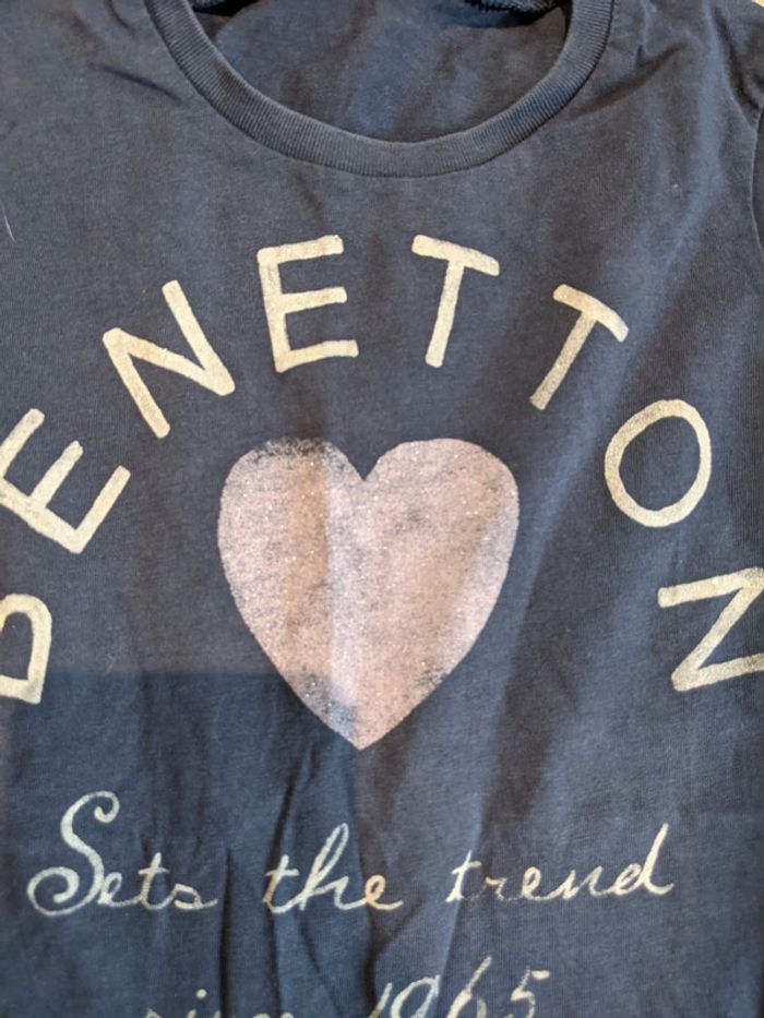 Tee shirt motif irisé Benetton 8 ans - photo numéro 2