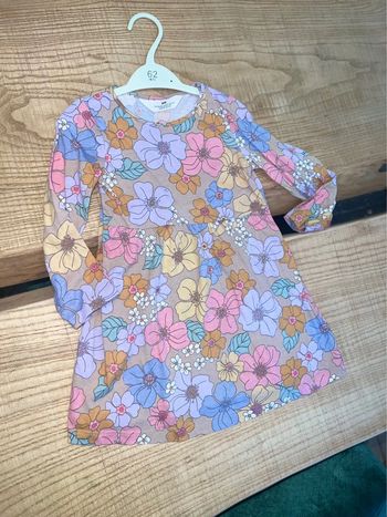 Robe H&M hippie fleurs taille 2 3 4 às 2-4 fille manches longues