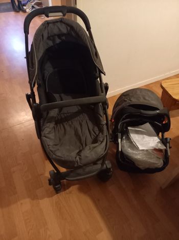 Poussette siège auto avec le plastique pour protéger l'enfant