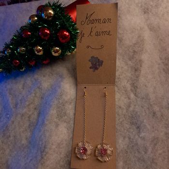 Boucles d'oreilles pendante en résine fleur