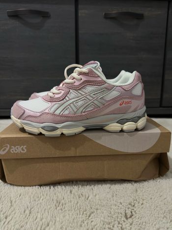 Asics gel NYC Rose taille 38