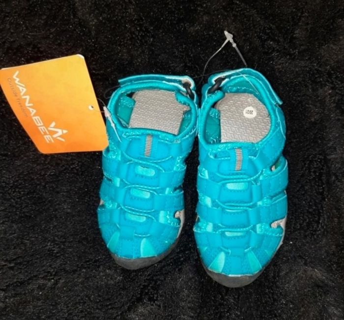 Sandalette bleu wanabee taille 20/21 été neuve