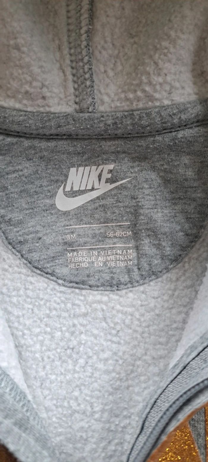 Combinaison Nike 3 mois - photo numéro 3
