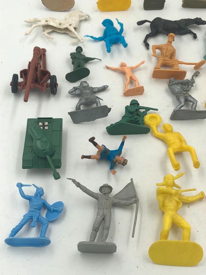 Lot de 29 figurines Soldats divers - photo numéro 6