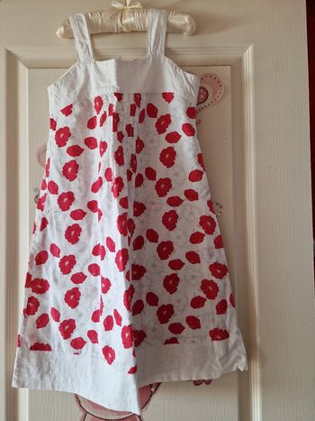 Robe 8 ans okaidi blanche et rouge