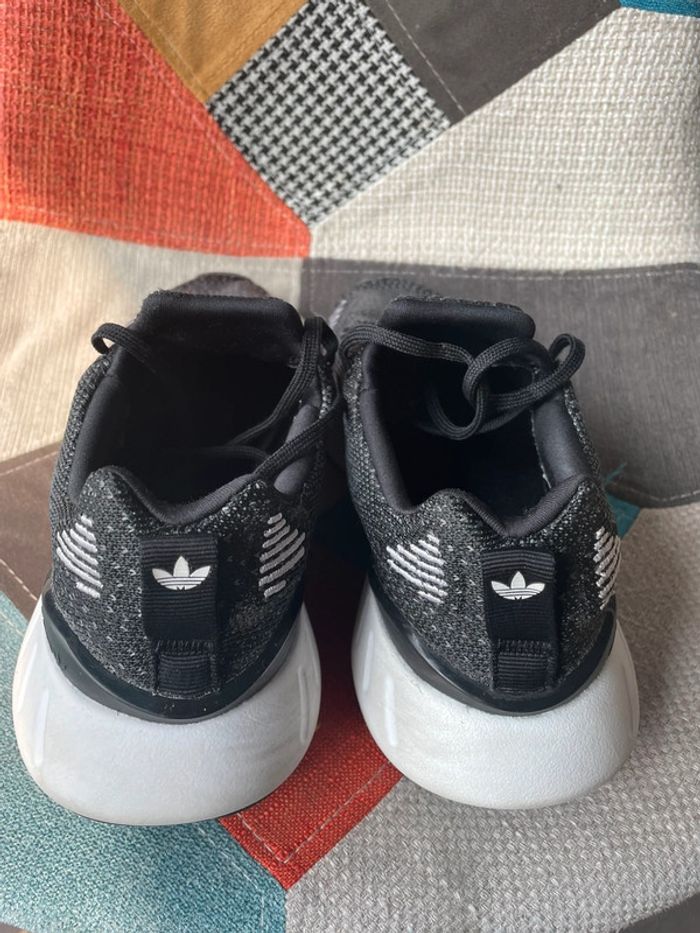 Basket Adidas pointure 36 - photo numéro 3