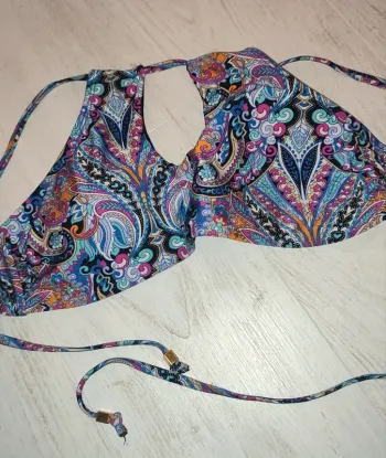 Haut de maillot de bain taille M (adaptable)