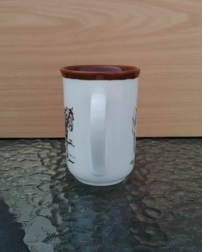 Tasse Made in England motif chevaux. - photo numéro 4