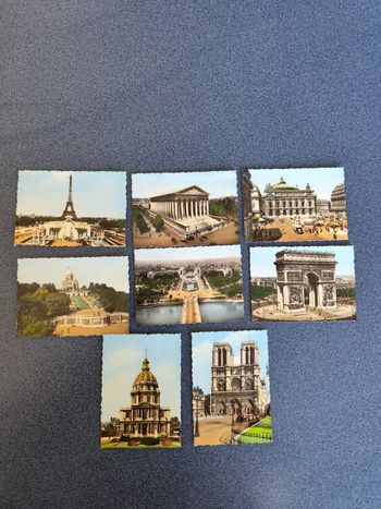 8 petites cartes postales Paris