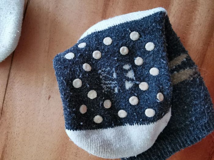 Lot de 2 paires de chaussettes antidérapantes - photo numéro 3