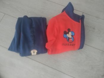 Vends survêtement mickey 4 ans