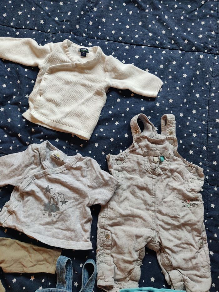 Lot de vêtements garçon taille 1 mois. - photo numéro 5