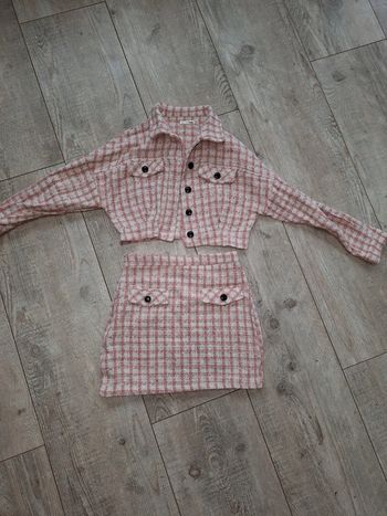 Magnifique ensemble jupe veste neuf