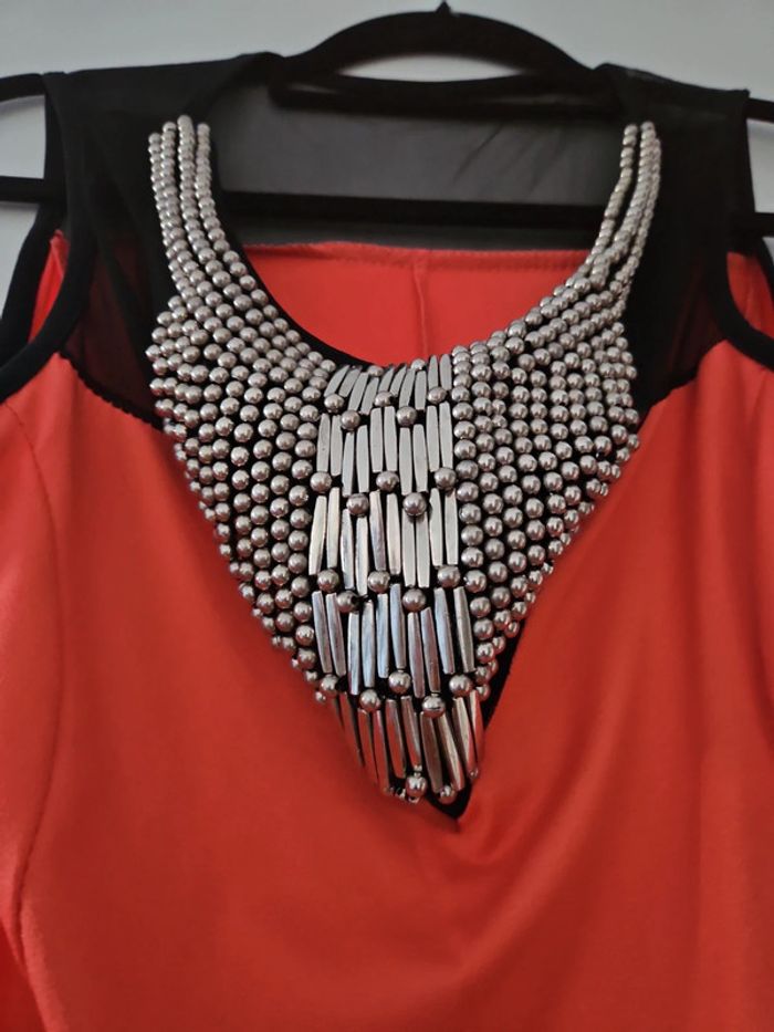 Haut peplum habillé bijoux corail et noir - photo numéro 2