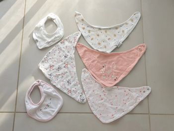 6 bavettes fille (triangles et petites bavettes) n °3