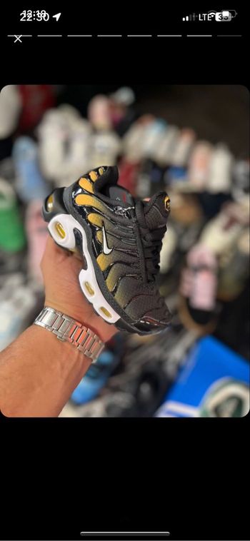 Nike tn noir orange 26