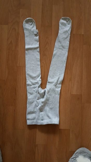 Collant épais gris brillant.