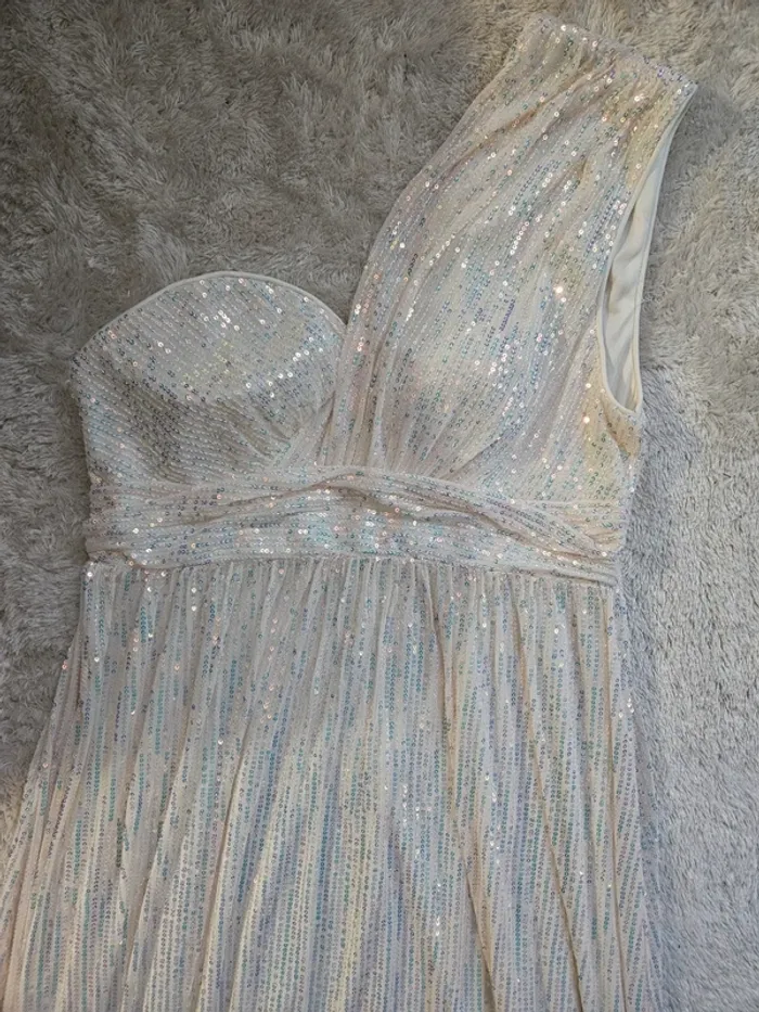 Robe de soirée brillante a sequin - photo numéro 2