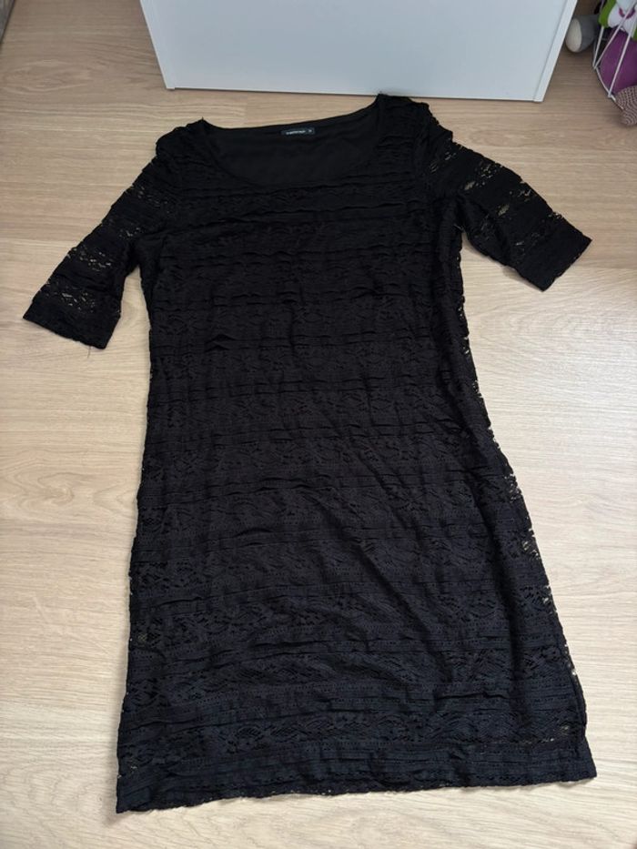 Robe broderie taille 38