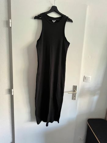 robe noire bride épaisses