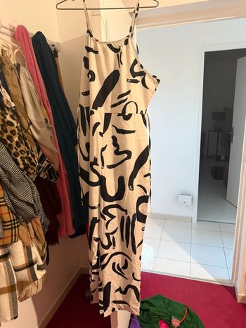 Combi pantalon SHEIN L mais taille petit je trouve beige noir