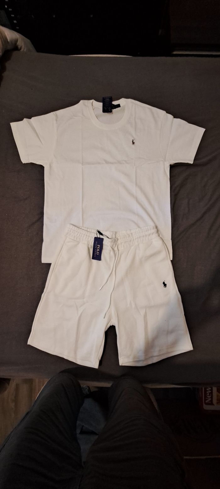 Ensemble Ralph Lauren short blanc et tee-shirt blanc  . Taille : L
