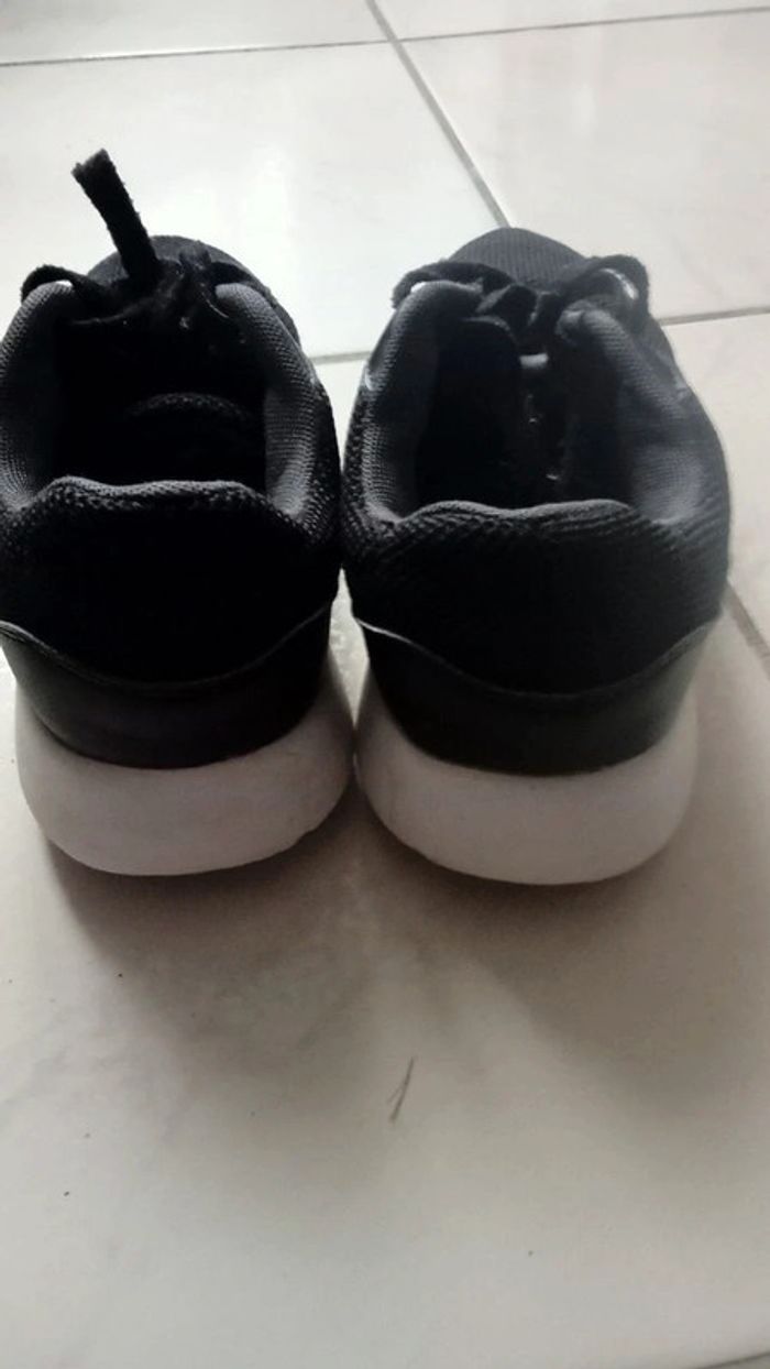 Basket umbro noir - photo numéro 3