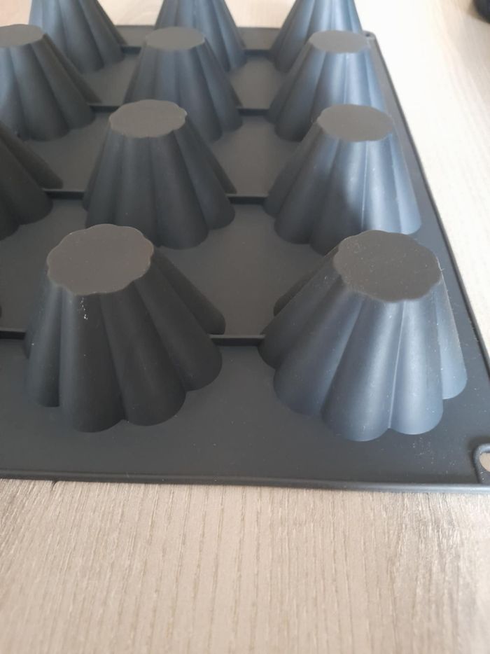 Moule à muffins en silicone x12 (23 cm x 32 cm) - photo numéro 3