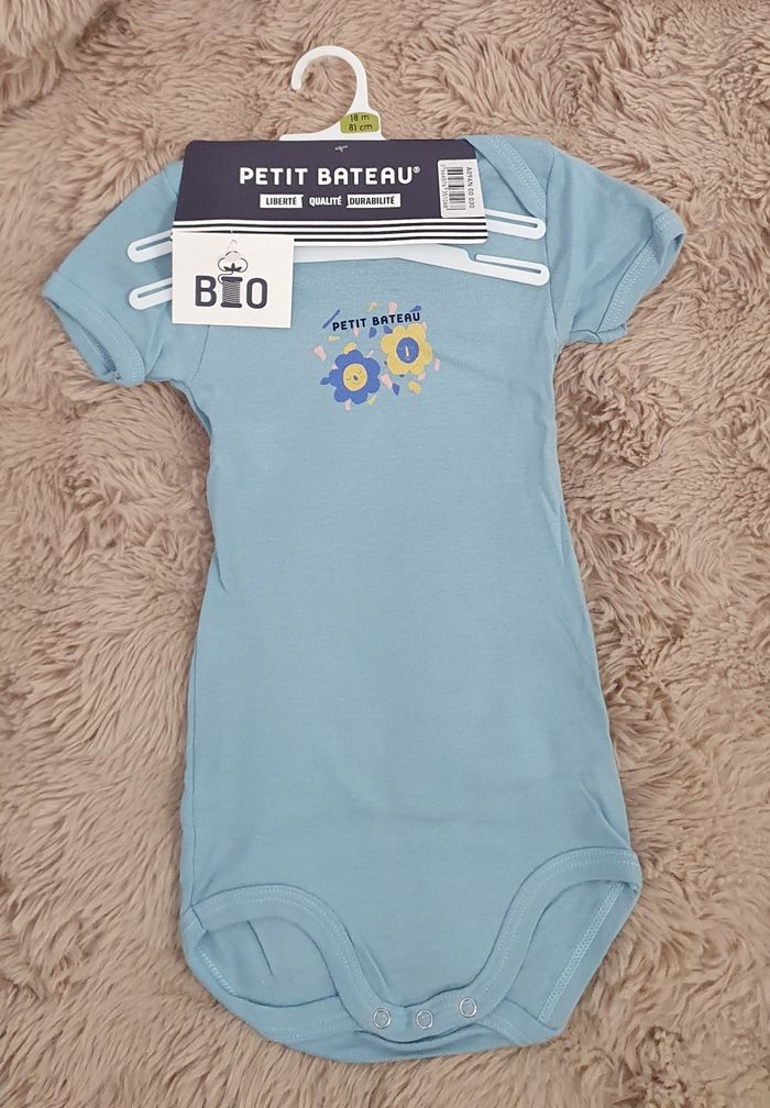 Lot de 3 bodies 18mois manches courtes Petit bateau - photo numéro 4