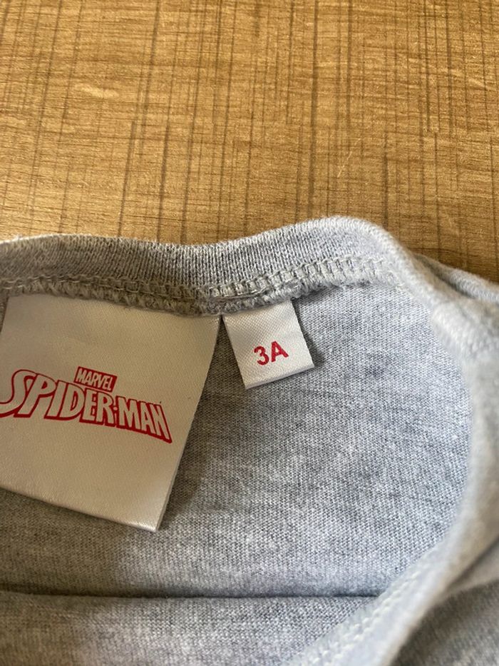 T shirt spiderman - photo numéro 3