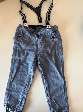 Pantalon à bretelles