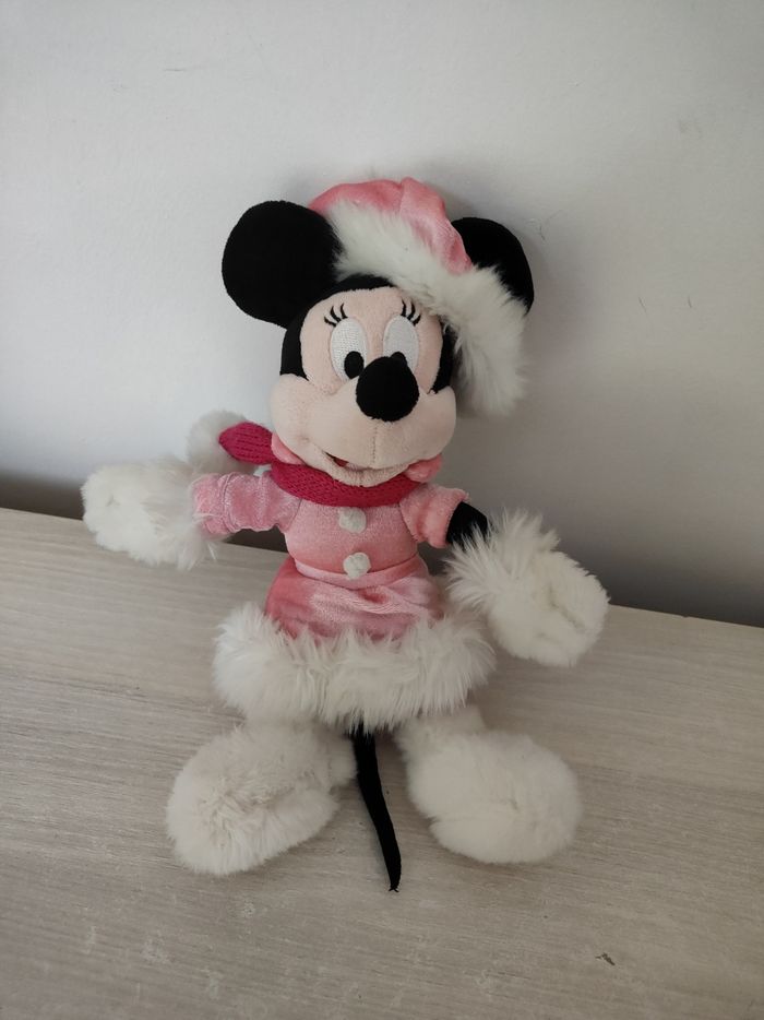 Minnie noel rose