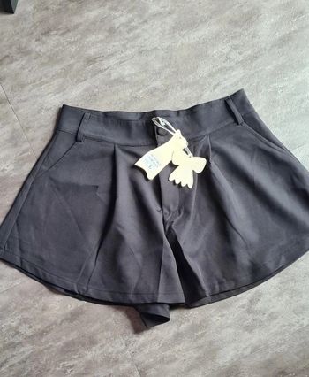 Short noir